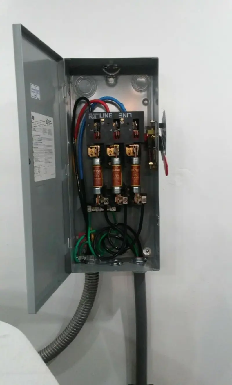Three-phase disconnect switch installed for Electrical Wiring & Rewiring in Russellville